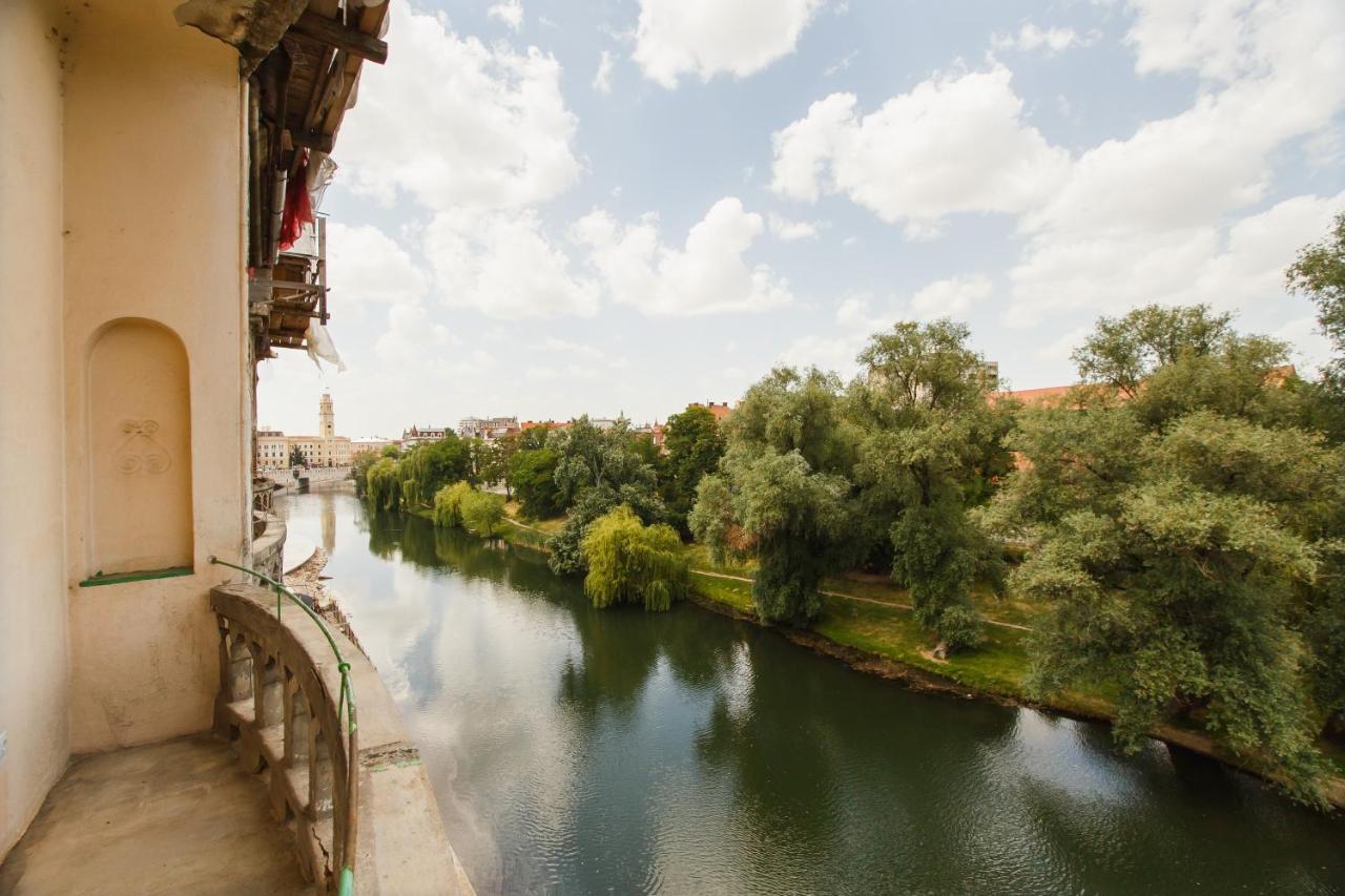 Spacious RiverViews Apartment near Piata Unirii Oradea Exterior foto