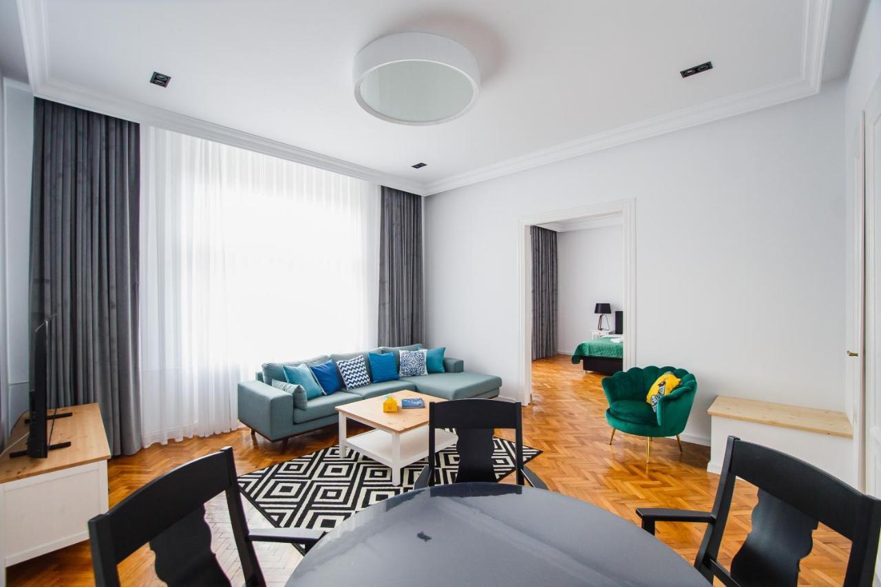 Spacious RiverViews Apartment near Piata Unirii Oradea Exterior foto
